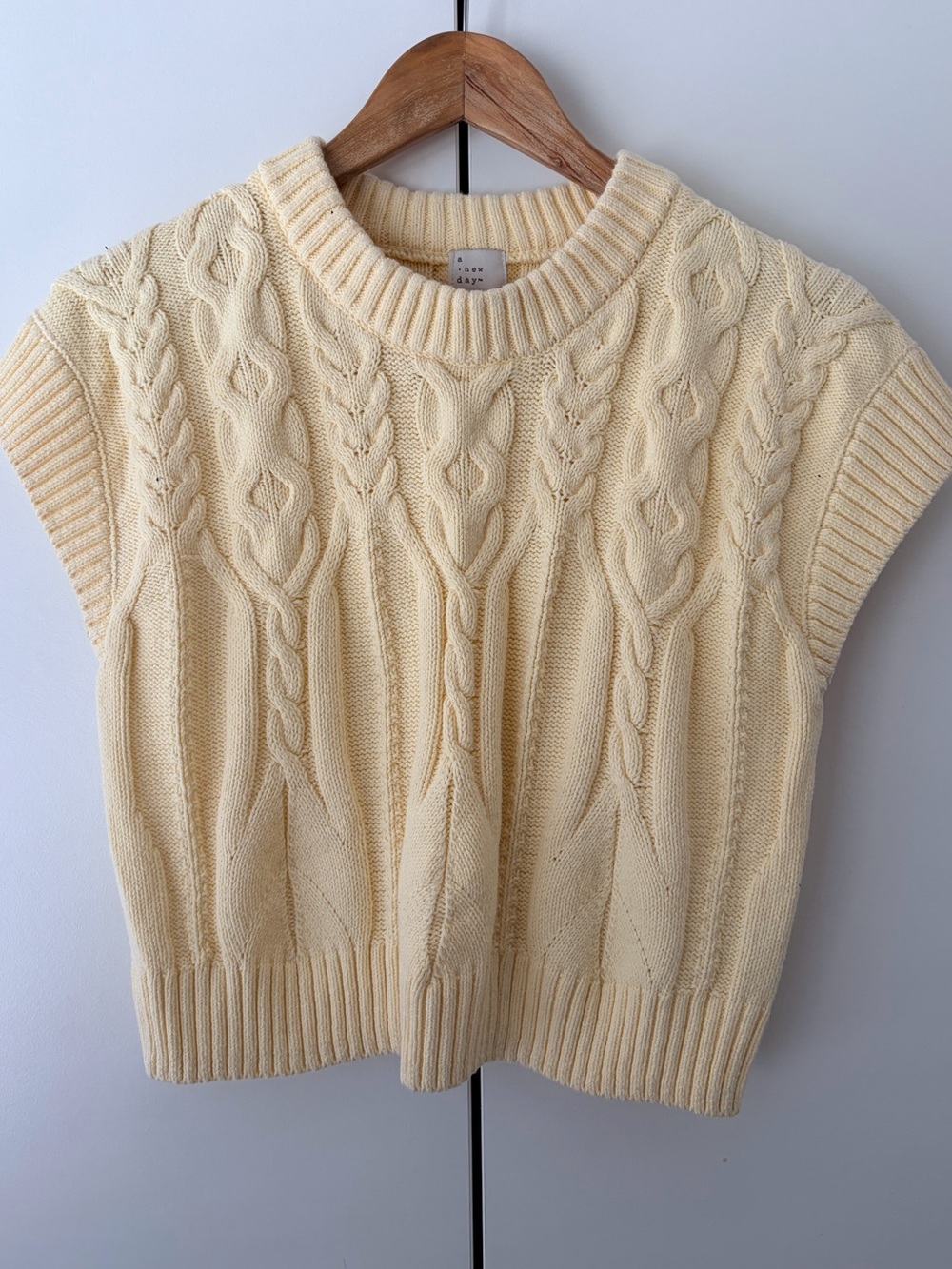 a new day Cream Cable Knit Sleeveless Sweater Vest